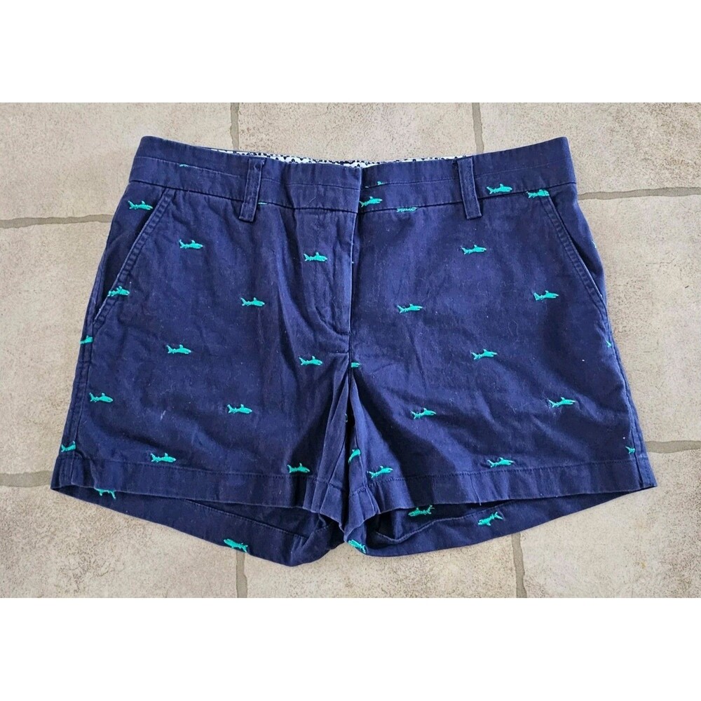 British Khaki Blue Shark Embroidered Shorts Women’s Size 6 | Nautical Preppy